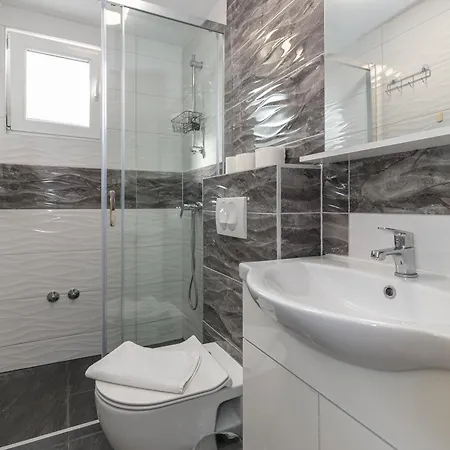 Camp Lana With Pool 营地