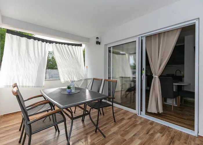 Camp Lana With Pool Campingplads Drage