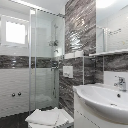 Parque de Campismo Camp Lana With Pool