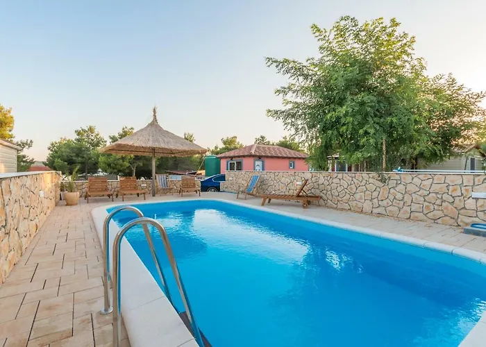 Camp Lana With Pool Kemping