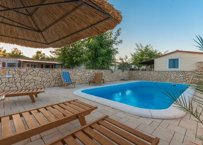 Camp Lana With Pool